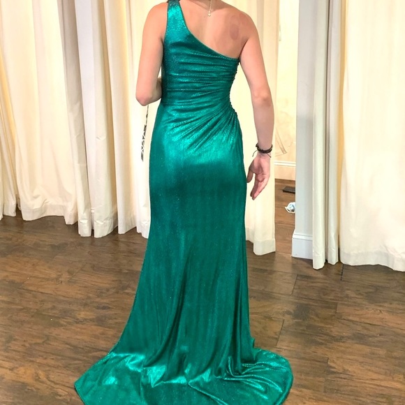 Emerald Green Dress! - Picture 3 of 3